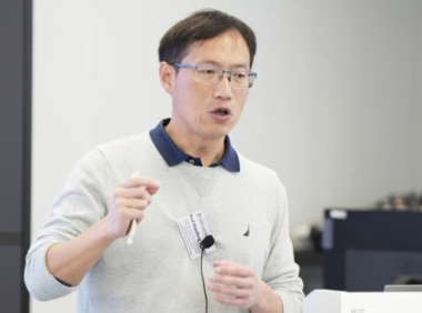 没被抓没犯法，却被大学扫地出门？印第安纳大学中国教授在FBI突袭当天被神秘解雇！亚裔学生集体焦虑中！